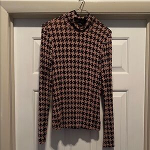 Sanctuary Black and Tan Houndstooth Long Sleeve Top